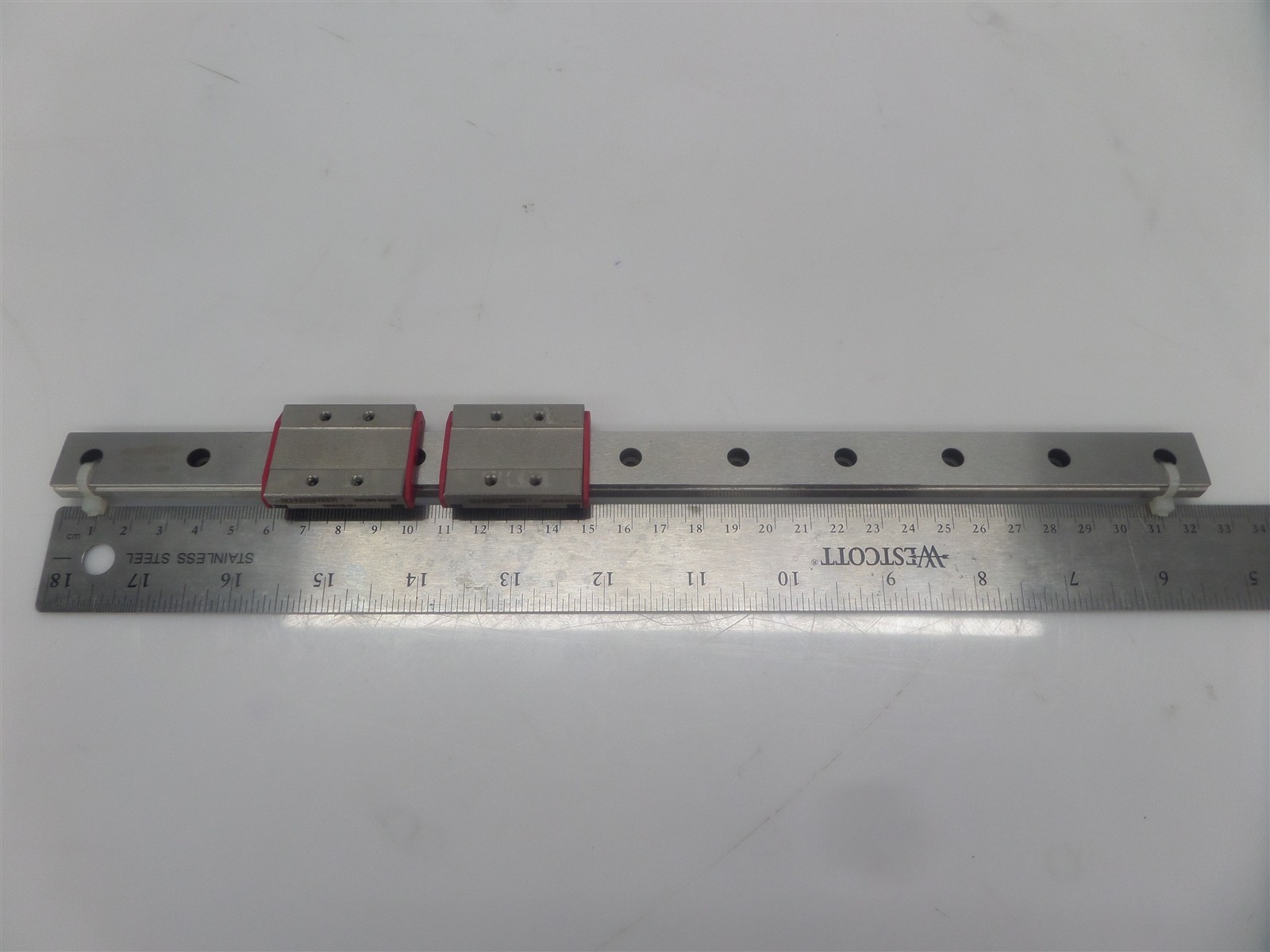 Lot Of 2 Schneeberger MNN18-G1 Linear Guide Bearings w/ MN18-G1-V1 32cm Rail