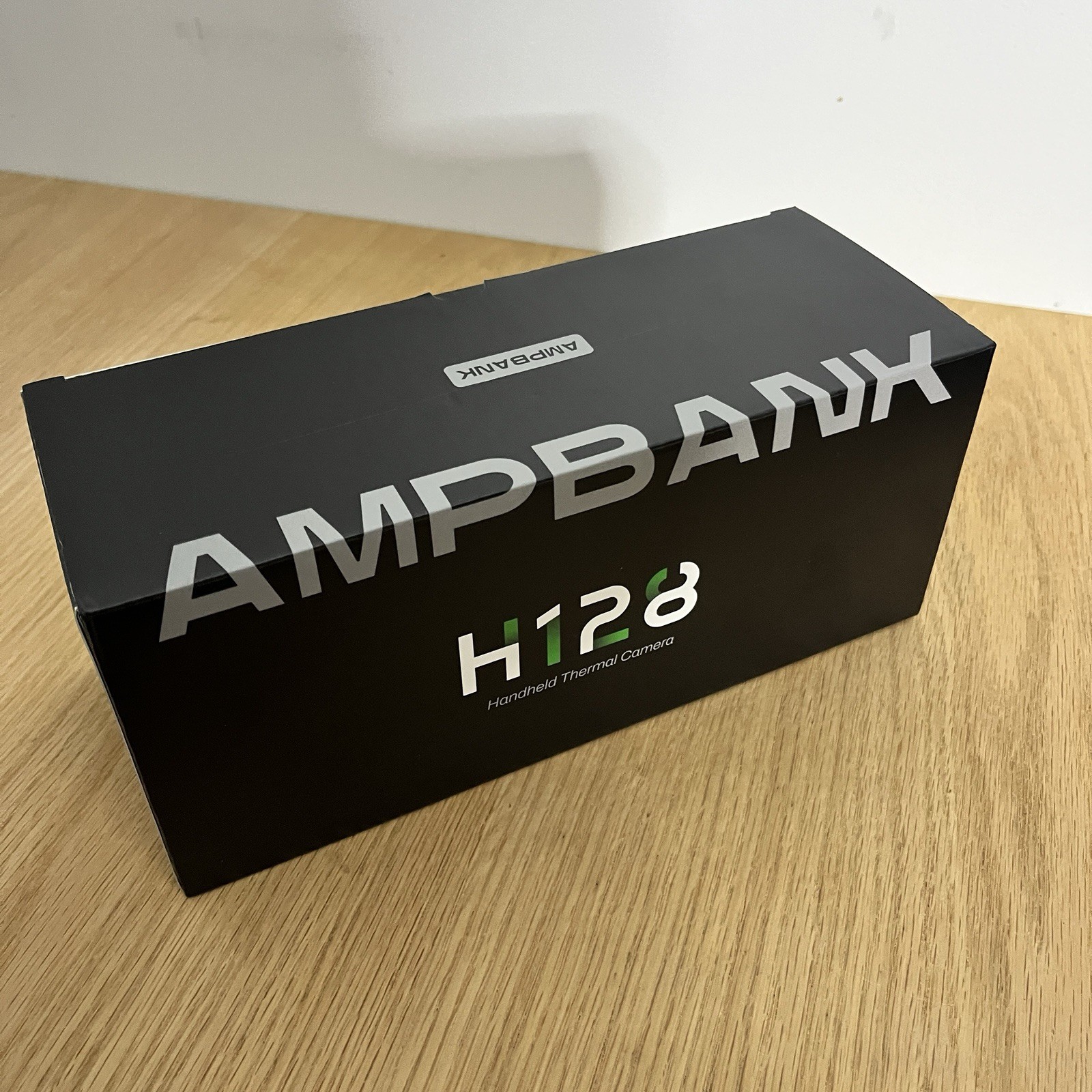 AmpBank H128 Handheld Thermal Imaging Camera 240 x 240 TISR 15-Hour Battery Life