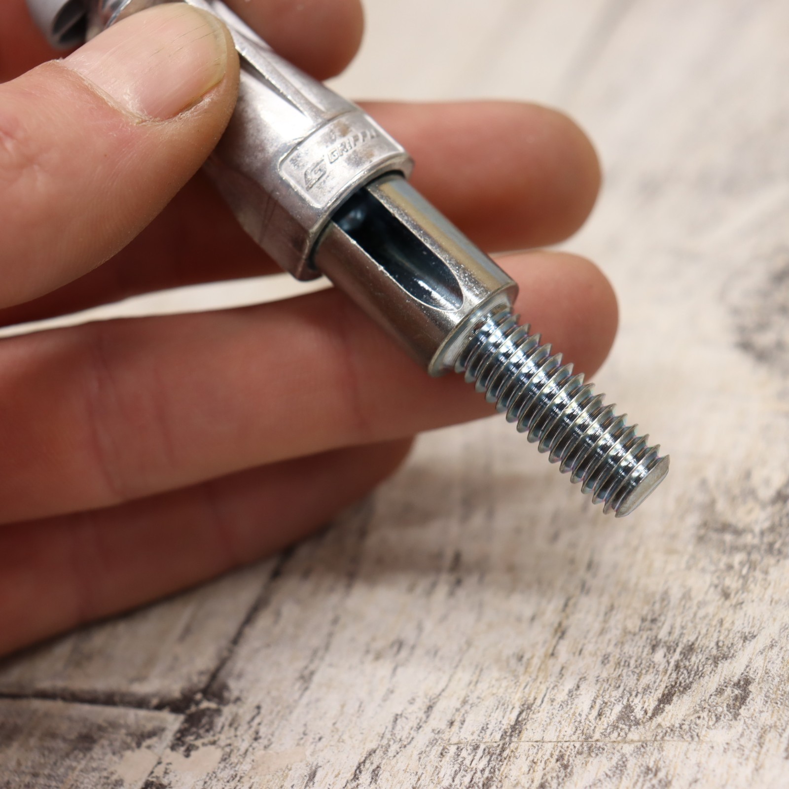 Gripple No.2 UniGrip Fastener with 3/8″ Side Exit Stud, 120lb Load, 10 Pk