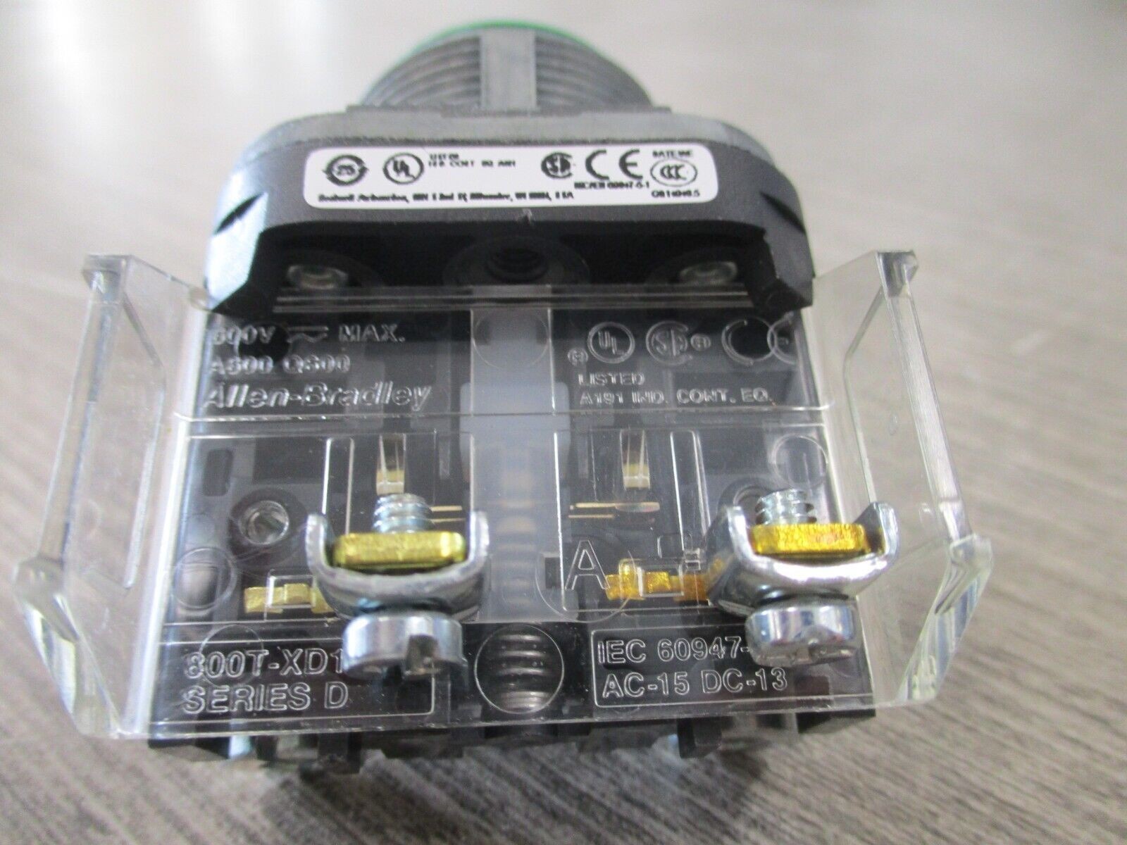 Allen-Bradley Push Button 800T-AIDI Ser. T Flush Head Green New Surplus