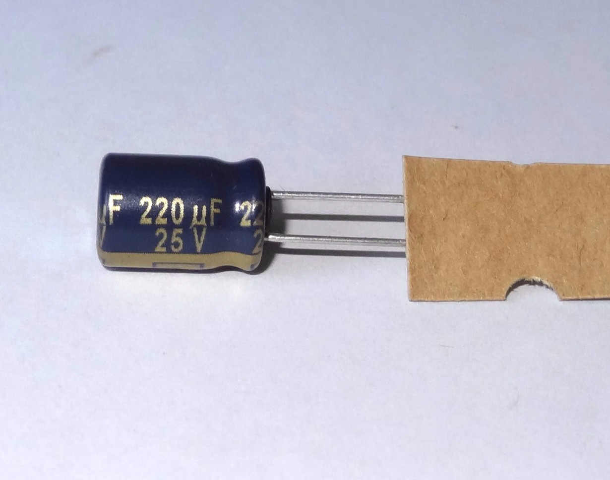 25 pcs, 220uF, 25V, Electrolytic capacitors.