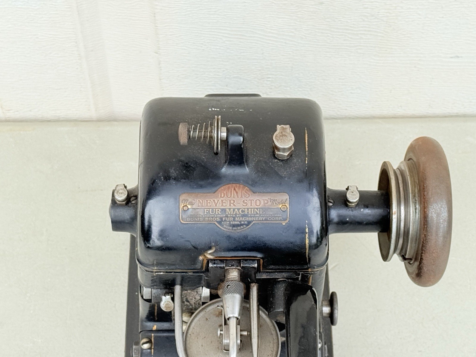 Bonis Industrial “Never-Stop” Fur & Leather Sewing Machine | Made in USA