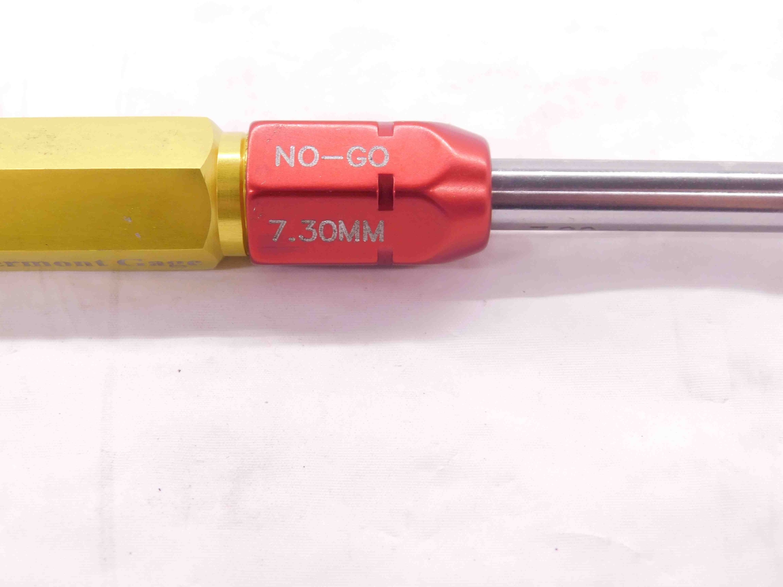 6.900 & 7.300 CL ZZ METRIC PIN PLUG GAGE GO NO GO 7.000 -.100 7 .2874 6.90 7.30