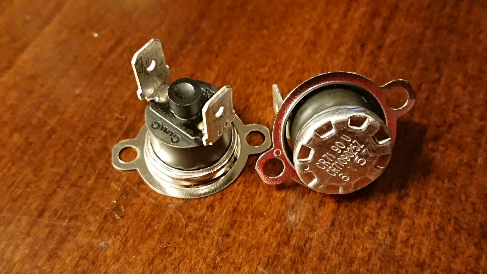 qty (2) Cantherm CR71 snap action Thermal Switches 90C 194F N.C, manual reset
