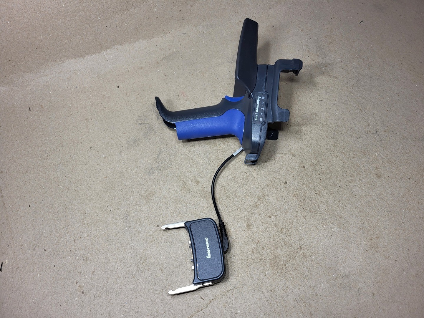SURPLUS NEW 2012 Intermec IP30 Handheld RFID Reader for CN3 – Consumer Items
