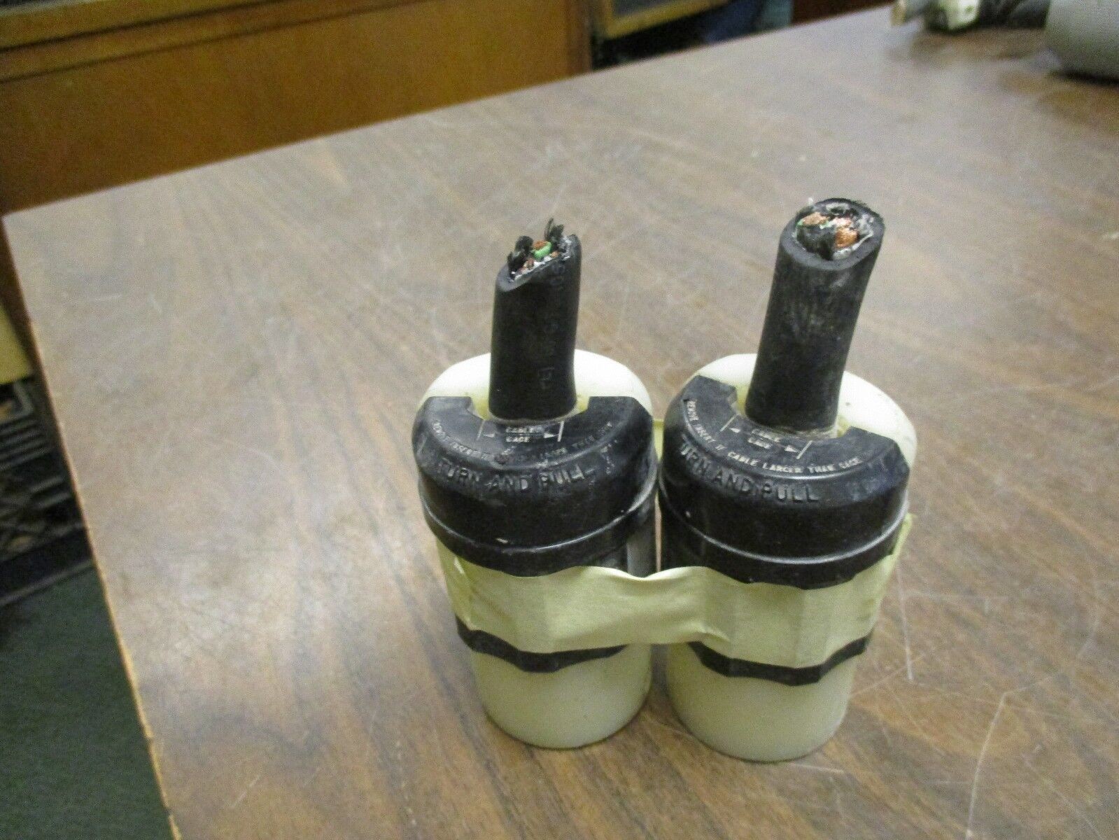 Leviton Connector 2313 20A 125V *Lot of 2* Used