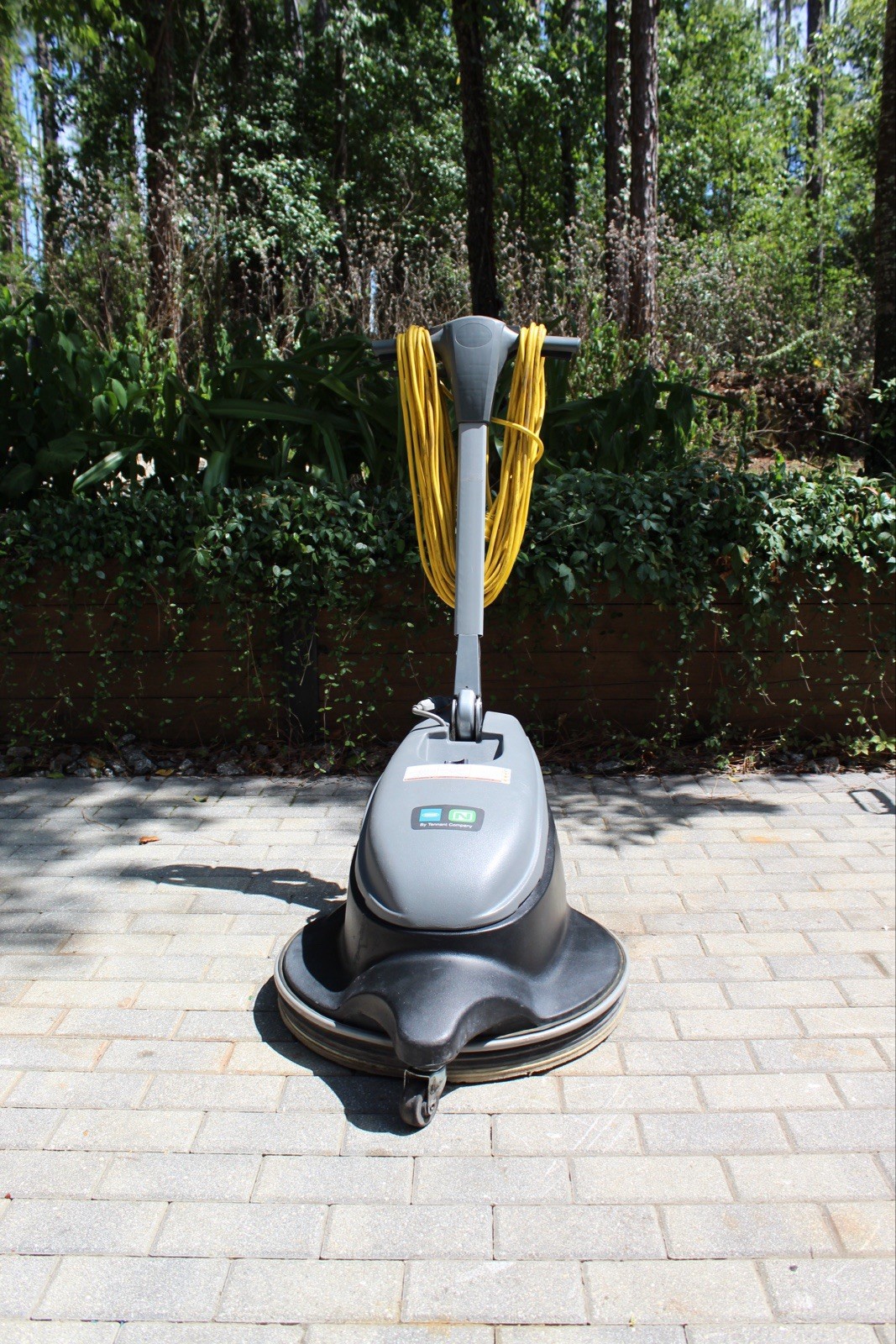 2022 Tennant BR-2000-DC Walk-Behind Electric Floor Buffer 20” (FREE SHIPPING)