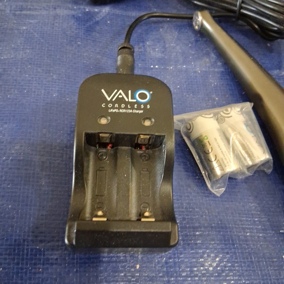 Ultradent VALO Cordless Dental LED Curing Light, Batteries, Charging Base Tested