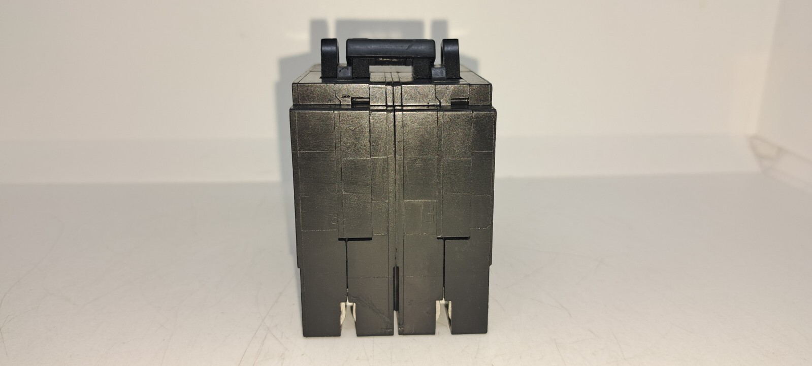 Square D HOMT2020250 240V Non-Common Trip Circuit Breaker