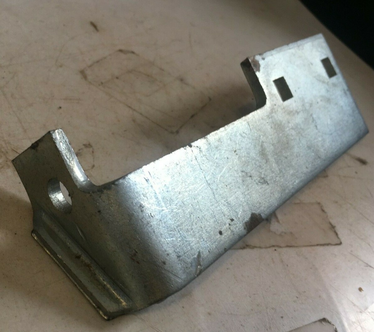 536226R1 – A New Slow-Moving Sign Bracket For IH Tractors and Equipment