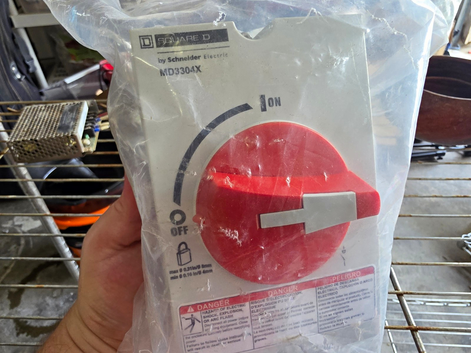 Square D MD3304X Enclosed Disconnector Switch 3 Pole 30A 600 Vac Gray/Red