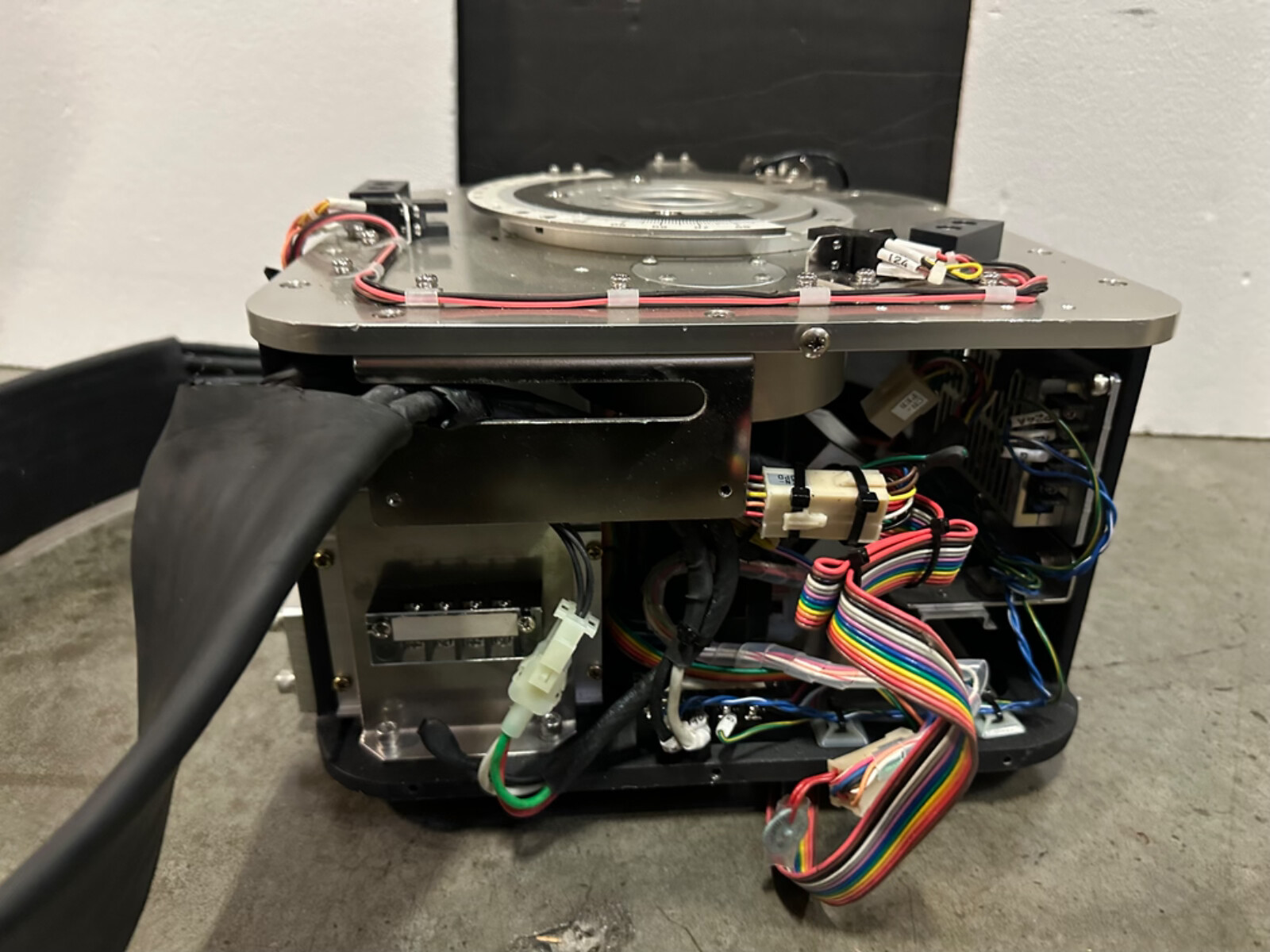 AS IS UNTESTED Daifuku Motoroized Stage CRM-3476A – For Parts