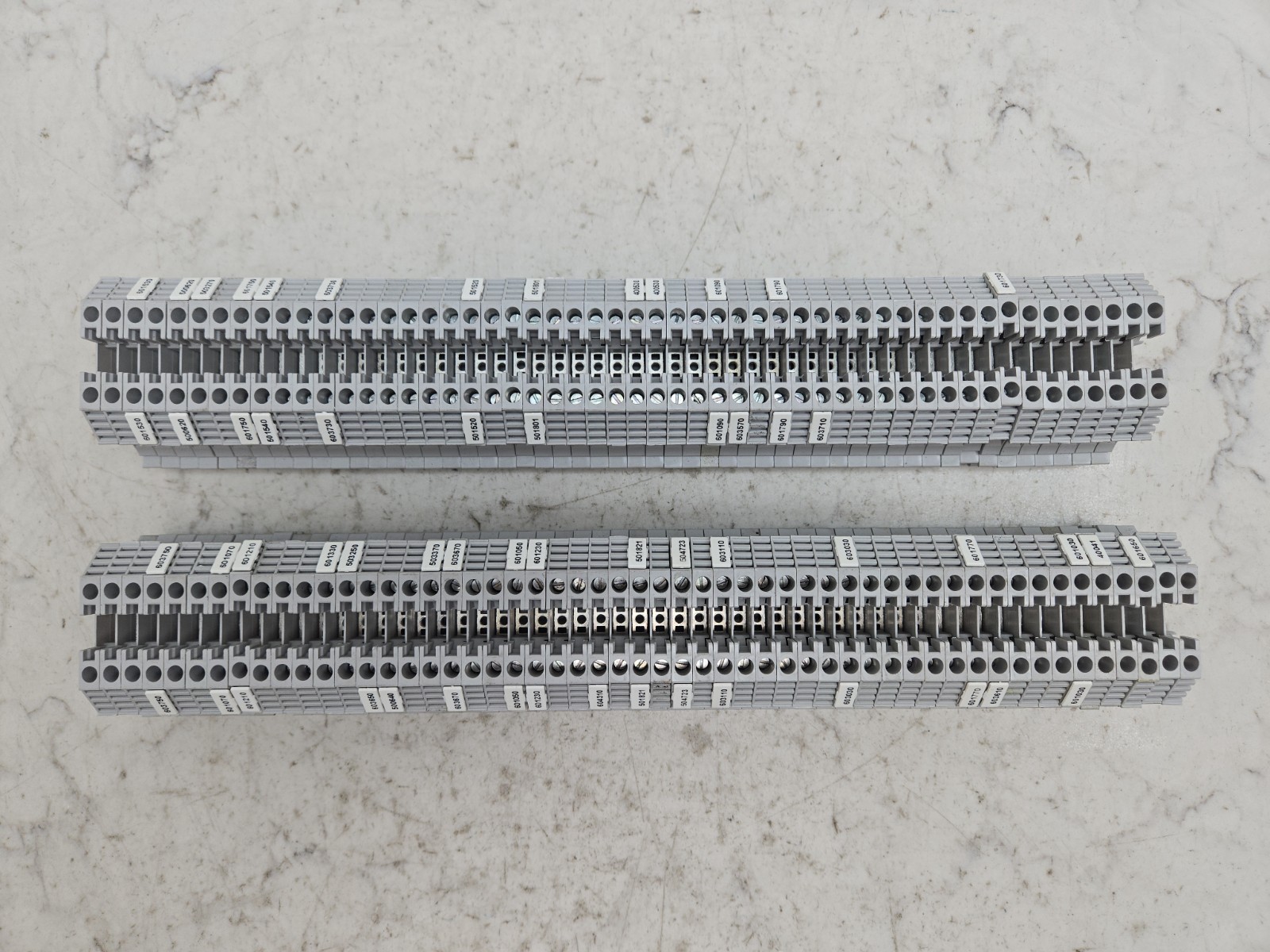 105 Allen Bradley 1492-J4 Feed-Through Terminal Block Gray 4mm Sq Lot of 105