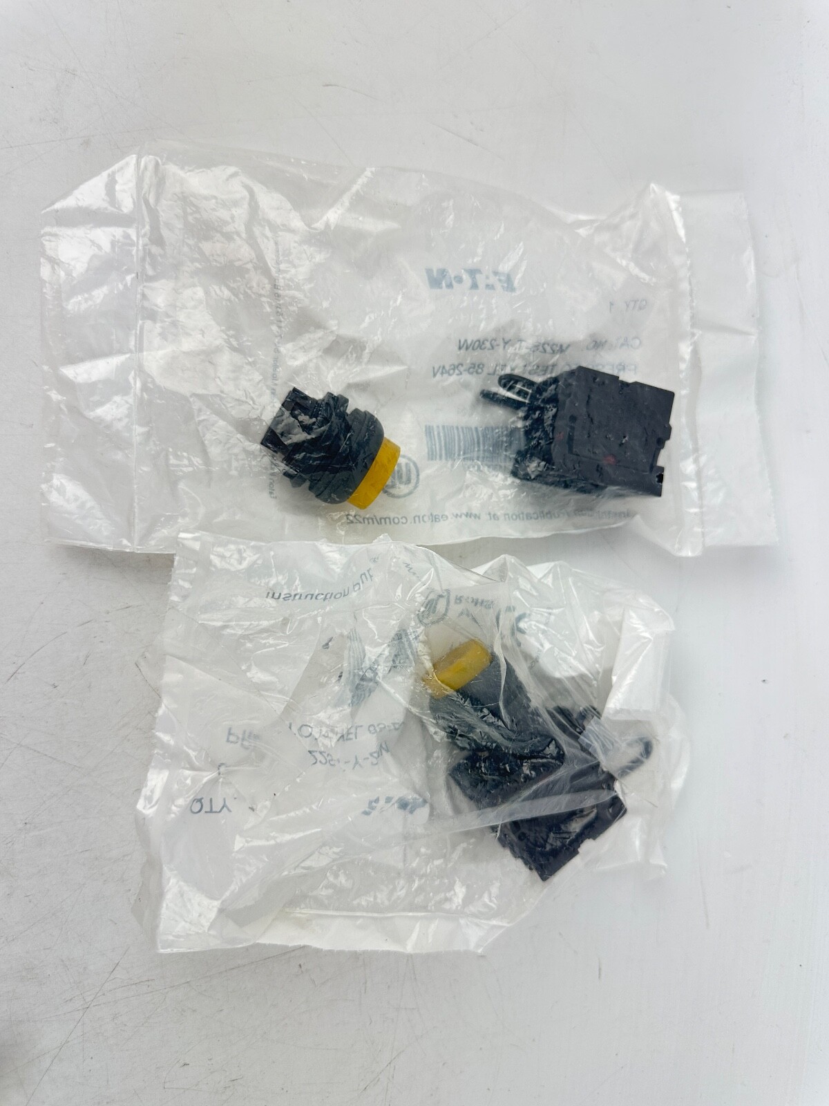 EATON M22S-T-Y-230W Press To Test Yellow *LOT OF 2*