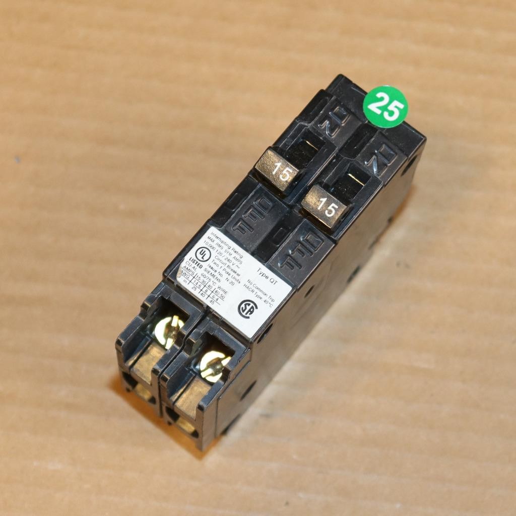 One New Siemens ITE Q1515NC Tandem 1 Pole 15 Amp Plug In Breaker GN#23-25
