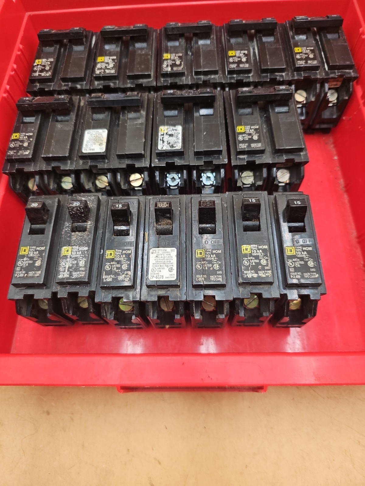 LOT OF 16 Square D Homeline Circuit Breakers. HOM230, HOM215, HOM120, HOM115