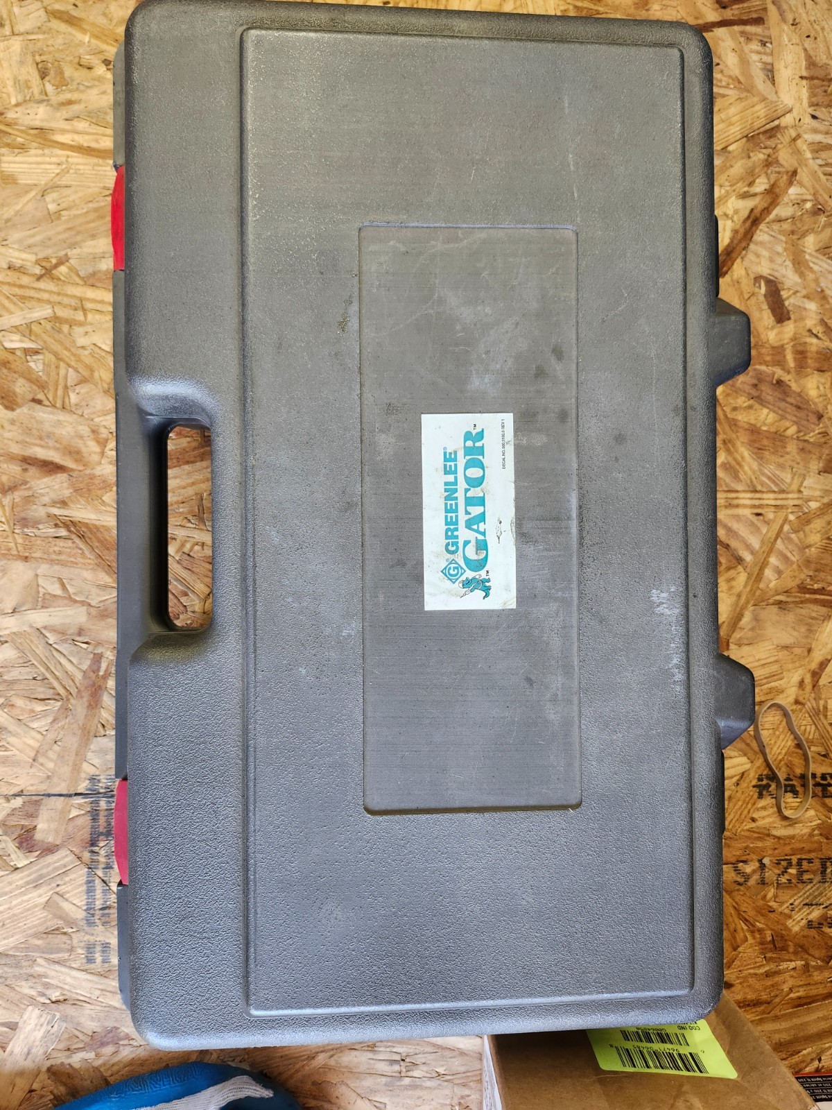 Greenlee Gator ES750 Cable Cutter Kit with Charger, 2 Batteries Case Works Great