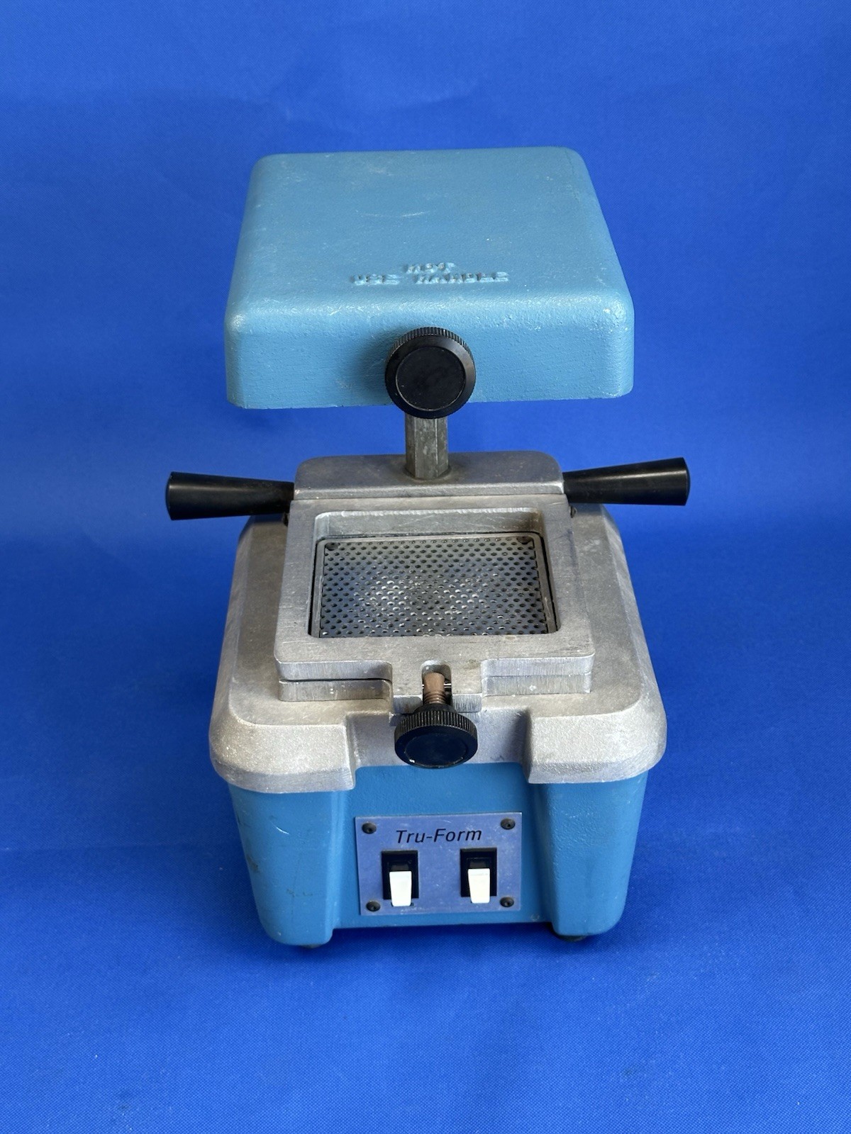 KEYSTONE Dental SINGLE CHAMBERED VACUUM FORMER 600 WATT
