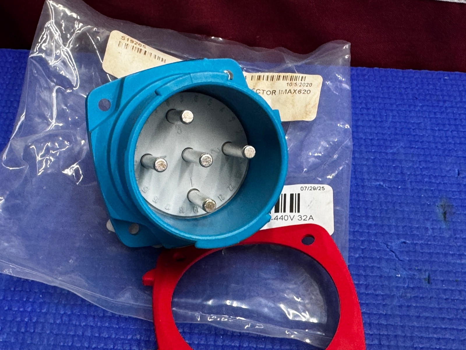 MARECHAL 6138017 DSN3 3P+N+E 50 Hz 380-440 Volts, 32A Plug