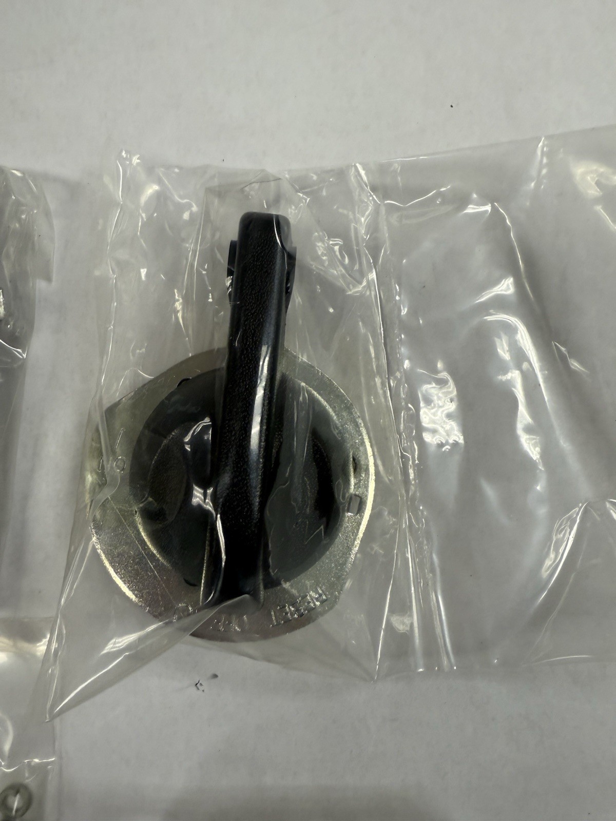 SEFHM1 GE SPECRA CIRCUIT BREAKER OPERATING MECHANISM, W/ ROTARY HANDLE AND SHAFT