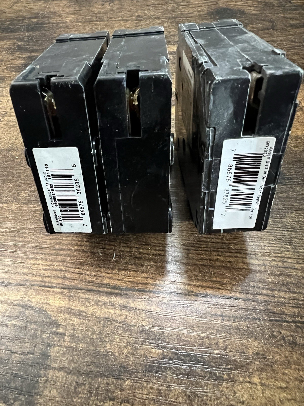 Lot of 2 Eaton Cutler Hammer BR2020 20 Amp 2 Pole Circuit Breakers Used
