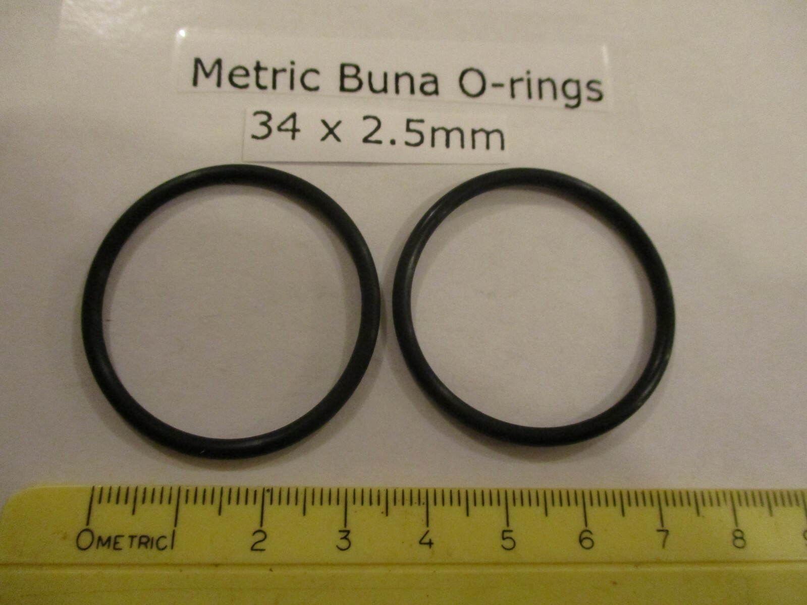 34mm ID x 39mm OD x 2.5mm thick O-ring. Buna-70. Quan 2.