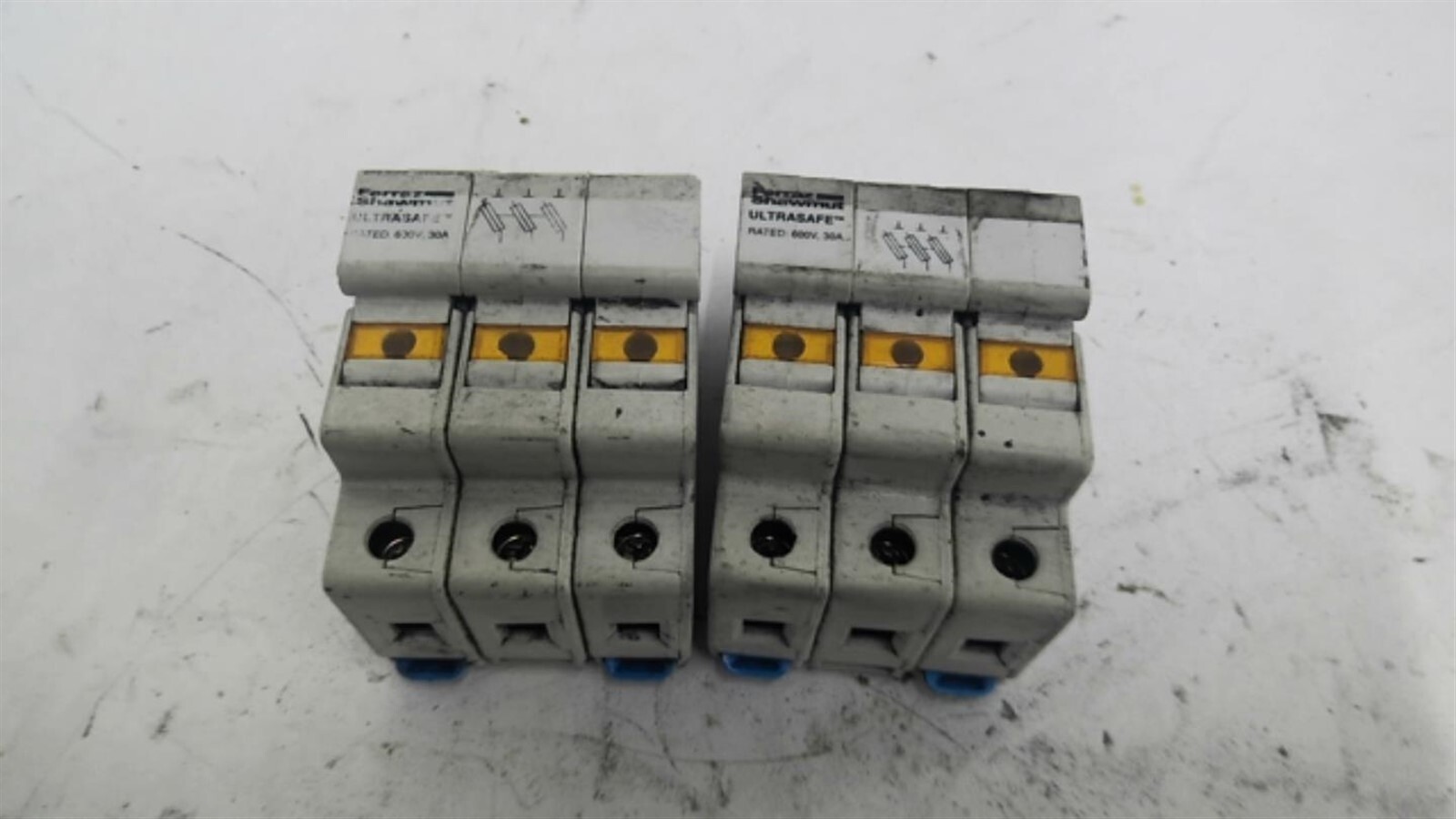 Ferraz Shawmut Y219073 Fuse Holder Lot Of 2
