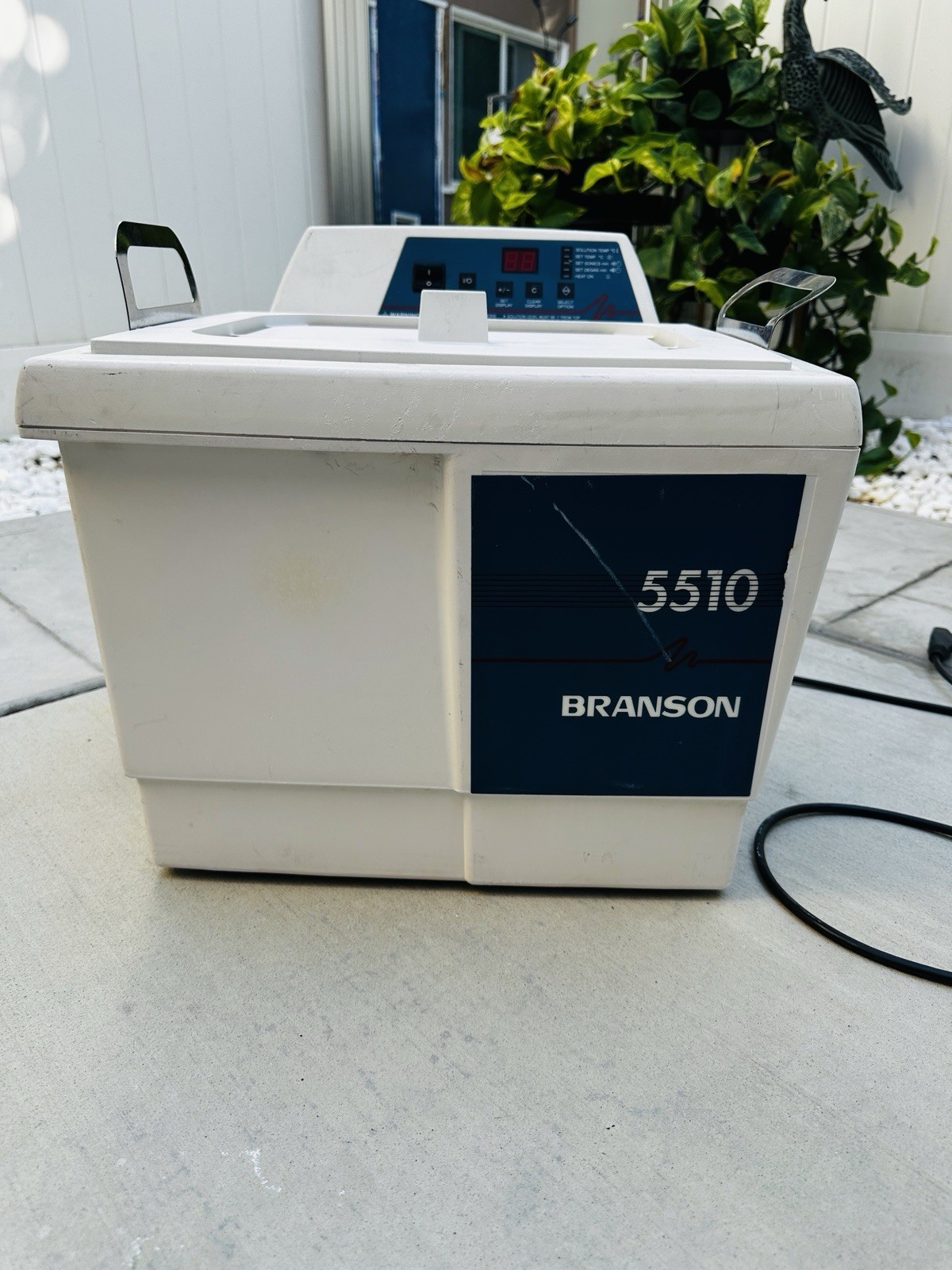 Branson 5510R-DTH Ultrasonic Cleaner Heated Bath & Timer. Working
