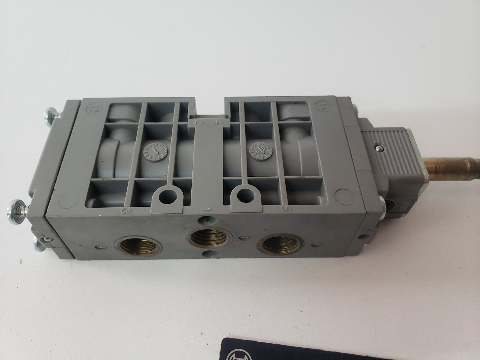 Bosch 0 820 023 012 Solenoid Valve 0820023012