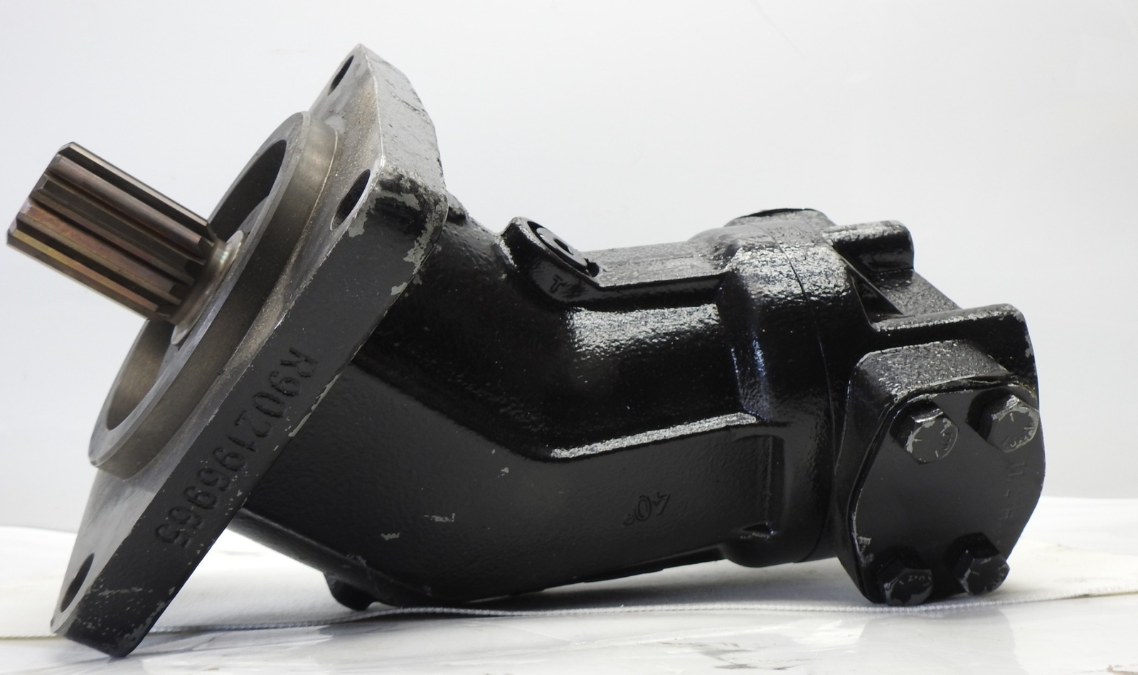 OEM Bosch Rexroth AA2FM107/61W-VSD520 Bent Axis Hydraulic Motor R986100534 NEW
