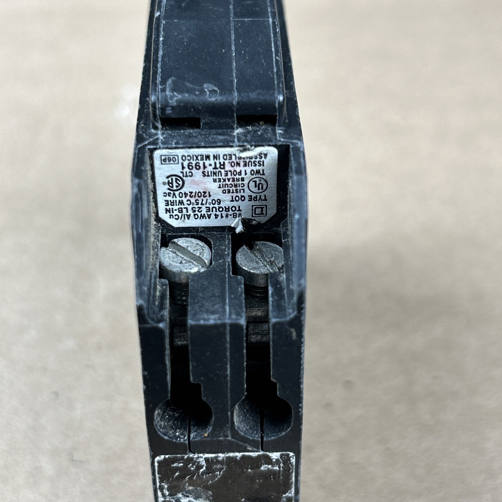 Square D QOT2020 20 Amp 1 Pole 120V Circuit Breaker With Hook
