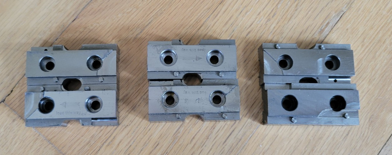 Lang Makro Grip 46 CNC Self-Centering 5-Axis Vise 47065, Pullstuds – 90° Plate