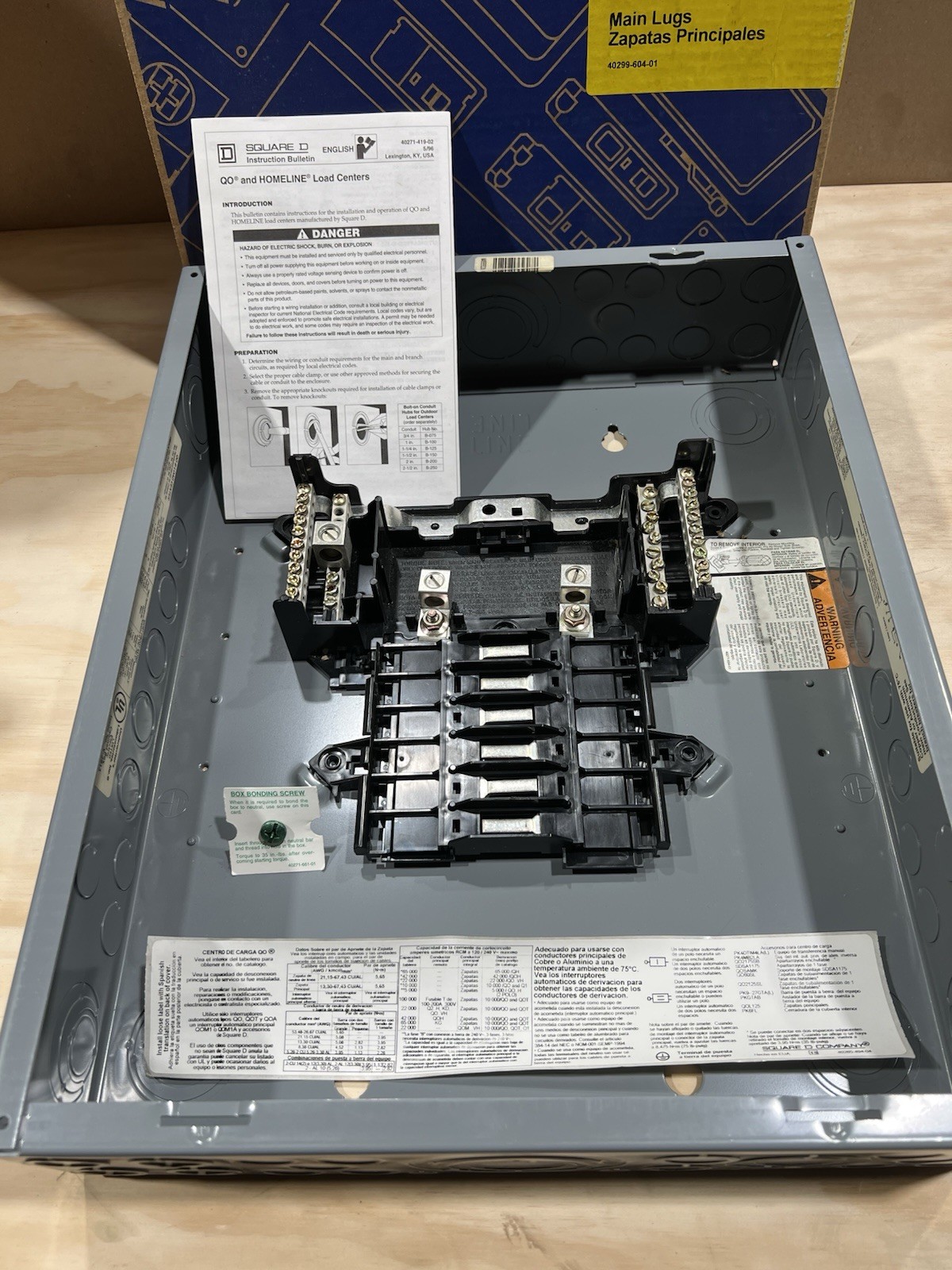 Square D QO11224L125G 125 Amp 12 Space Load Center 24 Circuit 240 Volt Max NEW