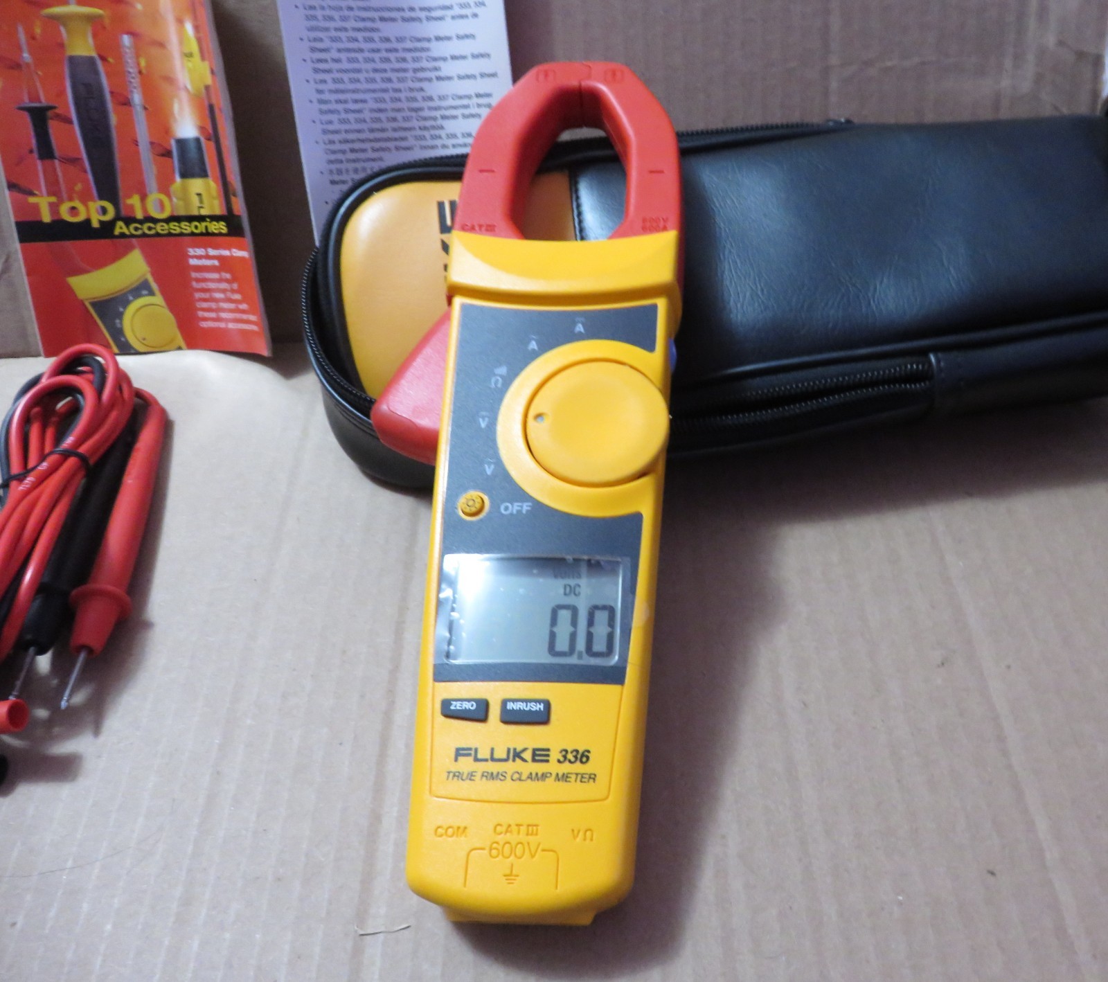Fluke 336 True-RMS 600 Amp600 Volts AC/DC Current Clamp Meter CAT III Rated