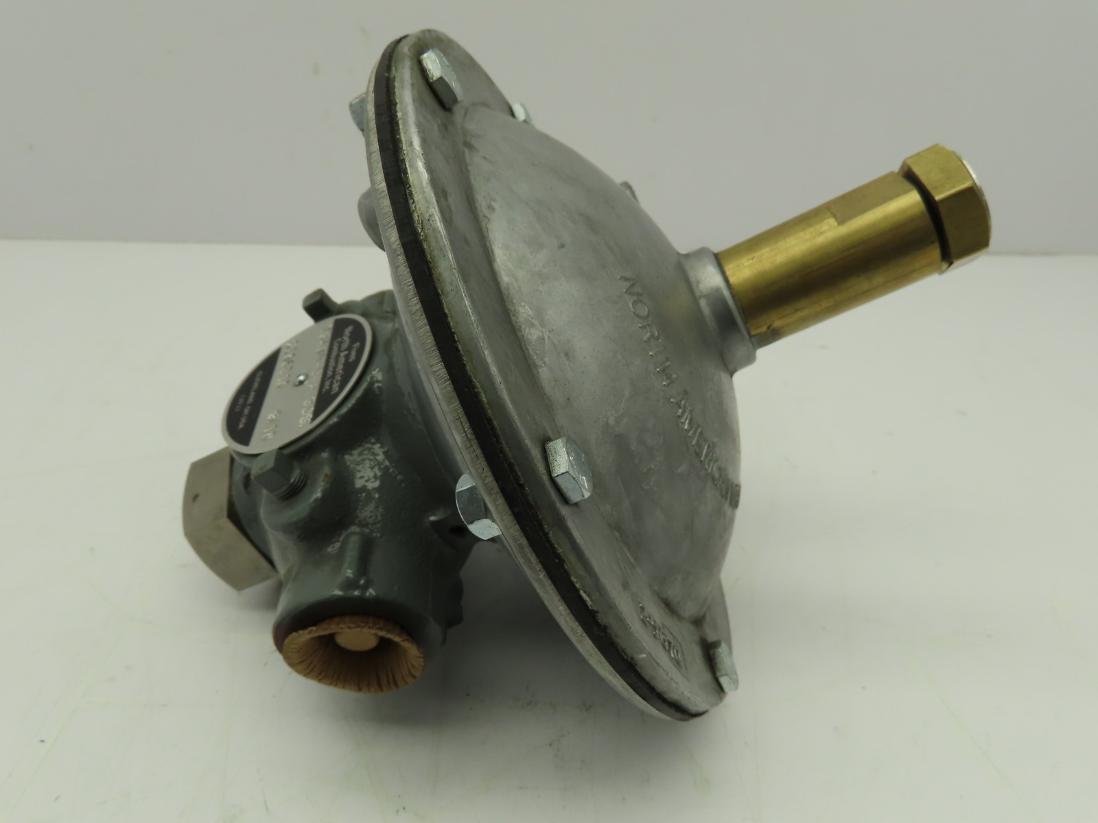Fives North American Combustion Inc. 7349A-0-A 8OSI Pressure Regulator 3/4 NPT