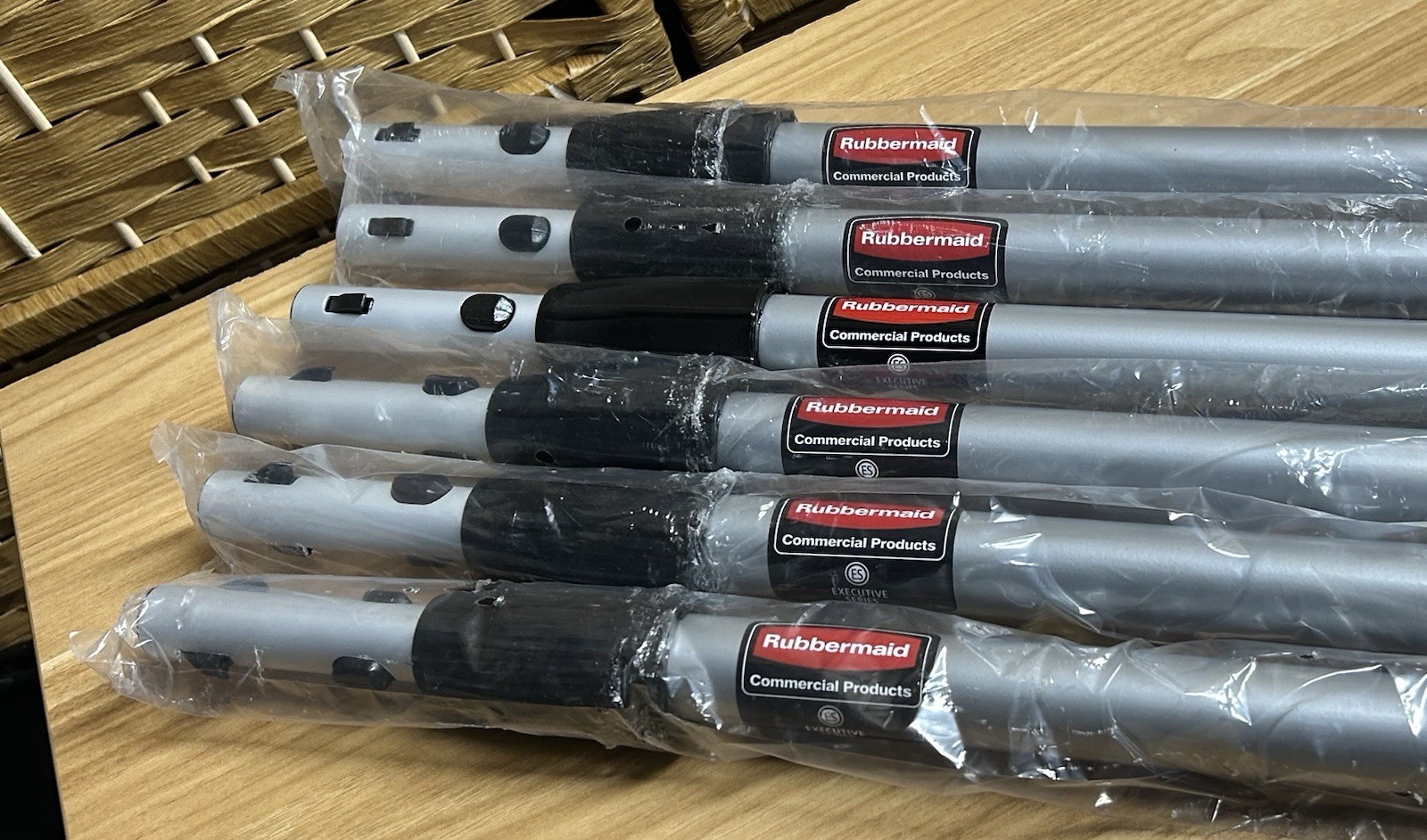RUBBERMAID HYGEN Telescoping Extension Handle Executive Series Case Of 6 New