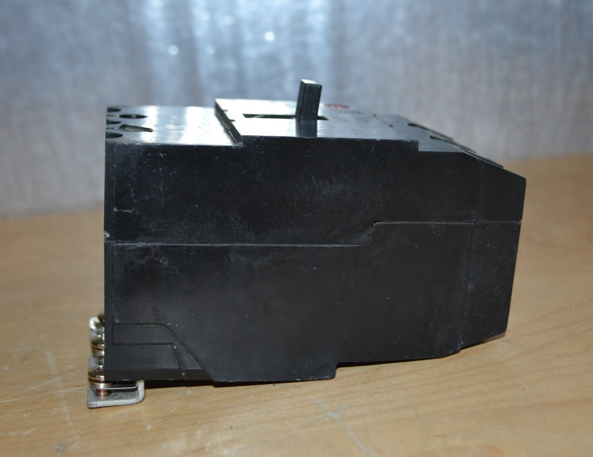 General Electric GE TEY340 Circuit Breaker 3 Pole 40 Amp 277/480 3P 40A Bolt On