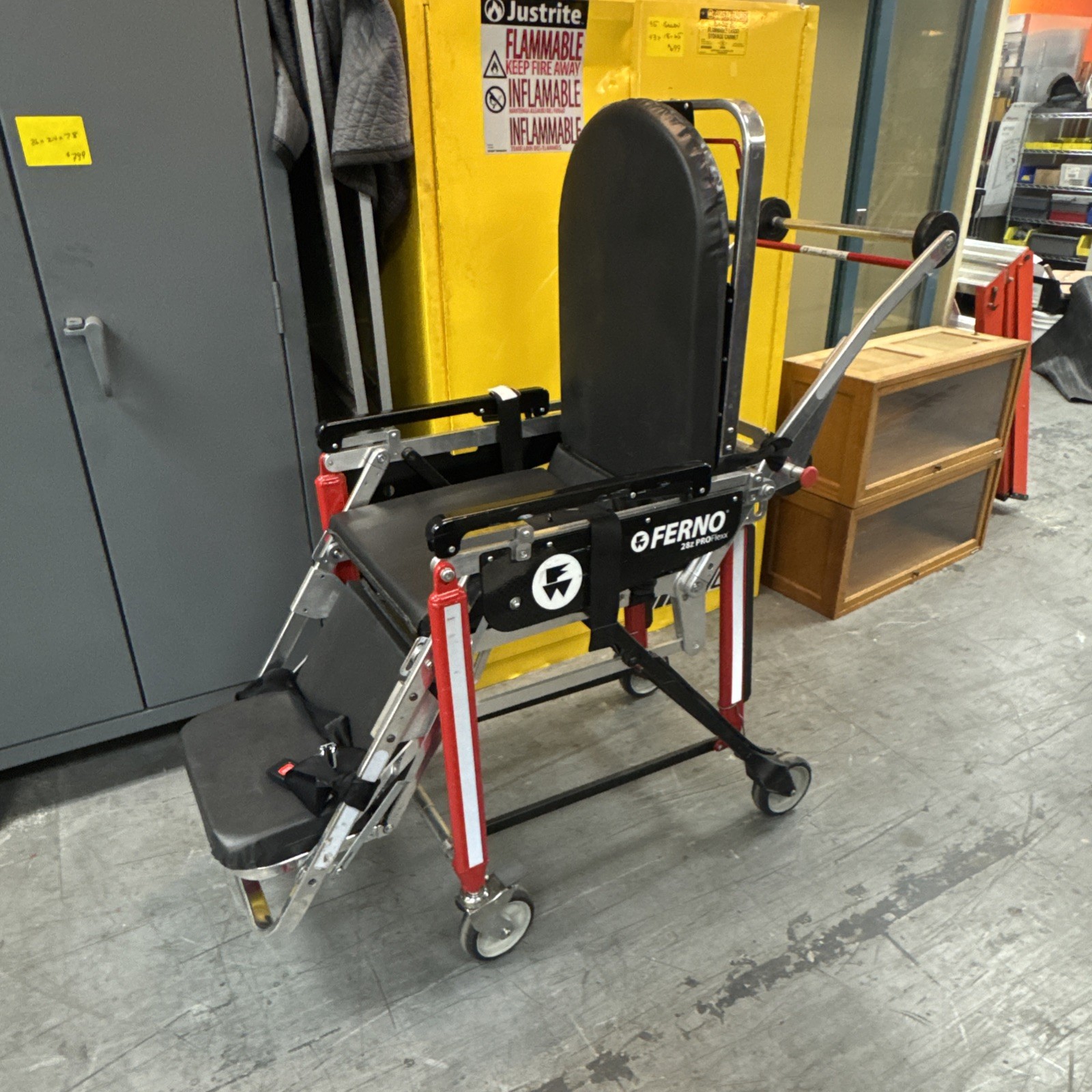 FERNO 28Z PRO FLEXX AMBULANCE STRETCHER W/MATTRESS