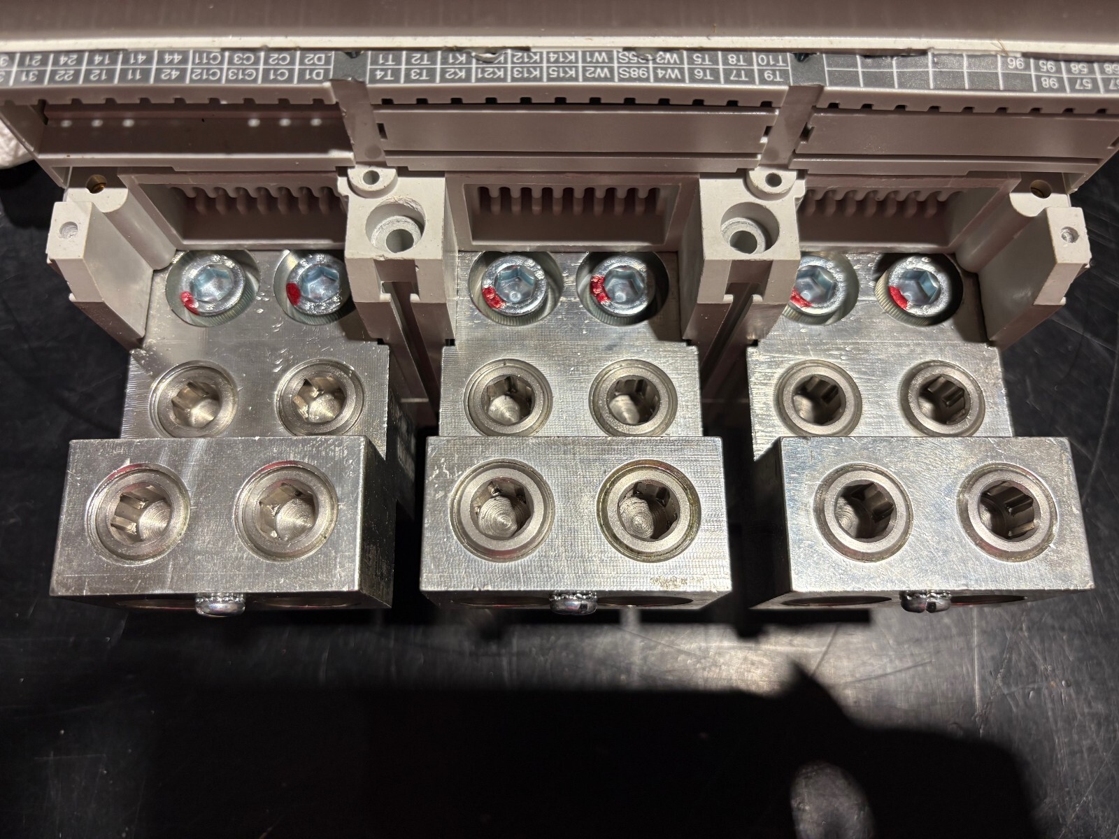 Allen Bradley 140G-N6K3-E12 Circuit Breaker, 1200A, 65kA, 480V, LSIG MM, 3P MCCB