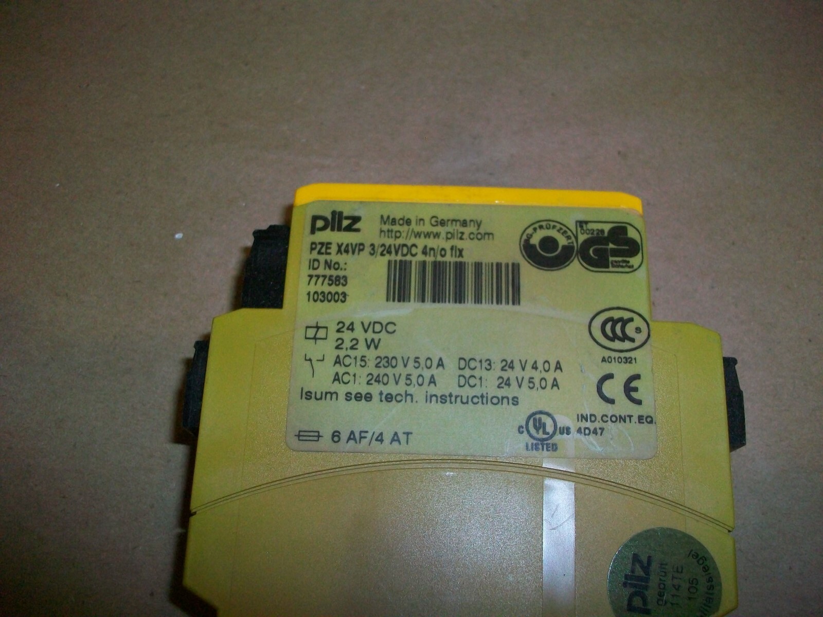 Pilz Safety Relay PZE X4VP 3/24VDC 4N/O USED