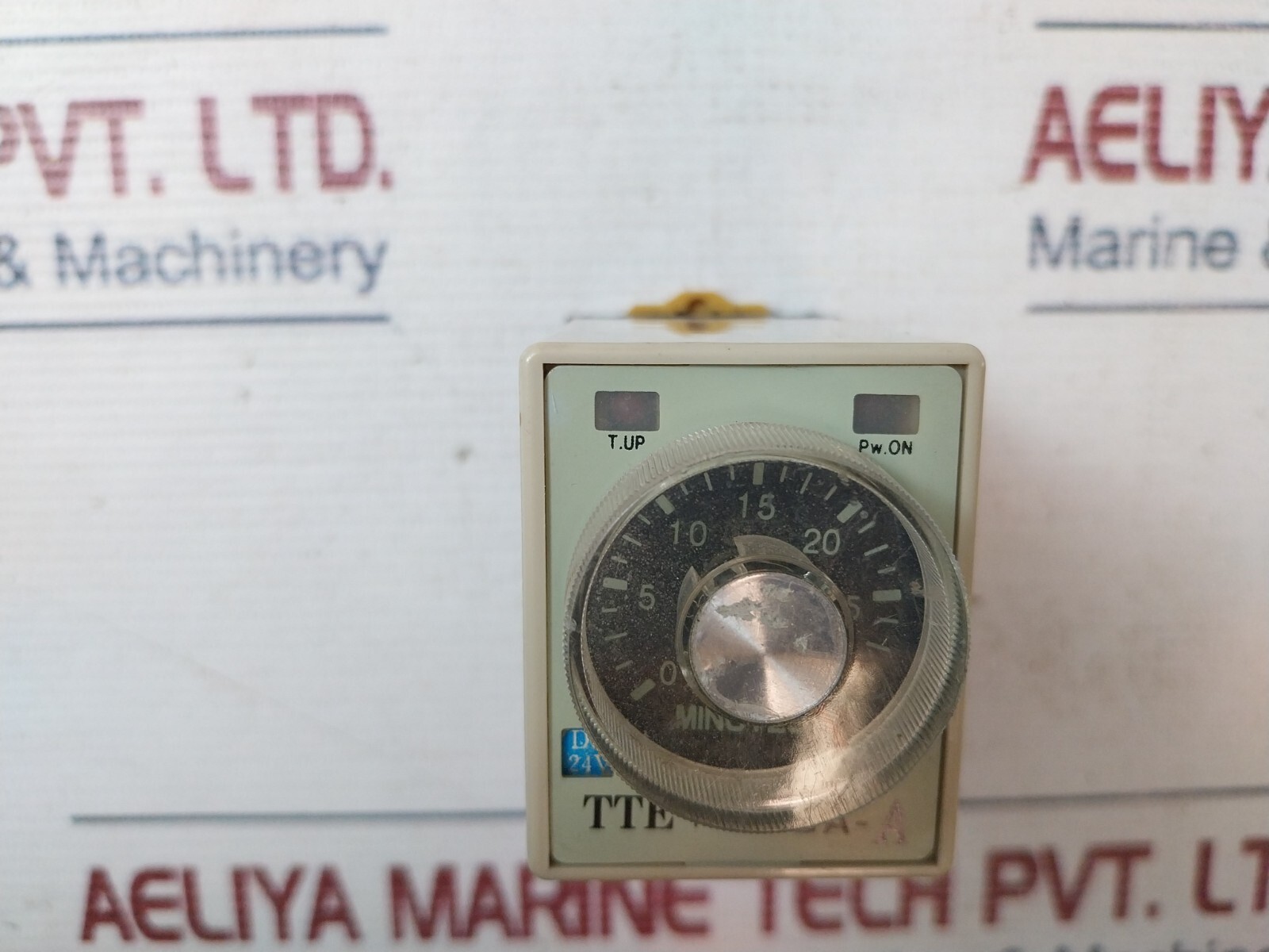 TTE T3A-A Timer Relay with Base 0-30 Min DC 24V