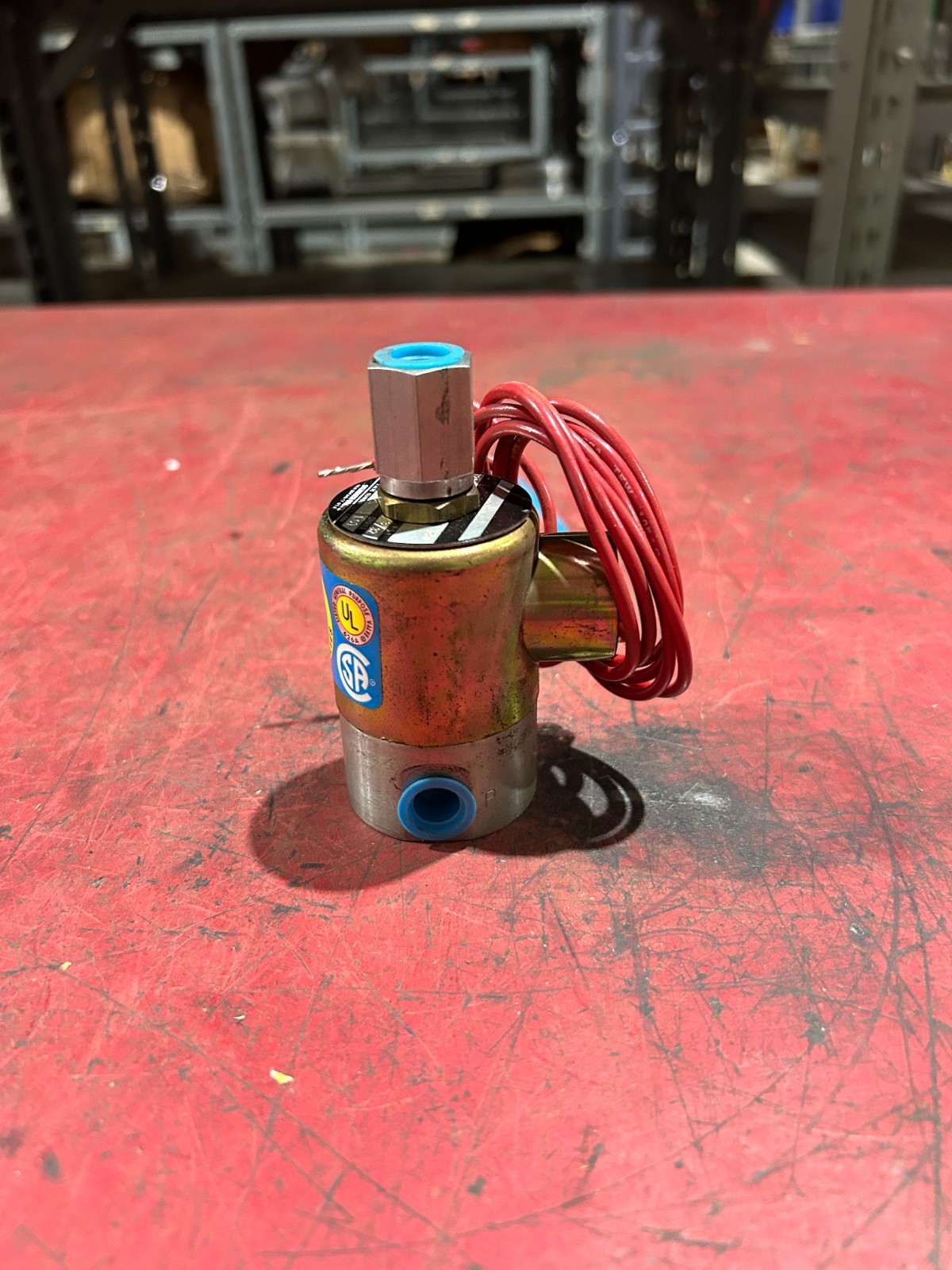 NEW IN BOX PARKER SKINNER SOLENOID VALVE 120/110V, 125PSI, 10W, V51DB2125