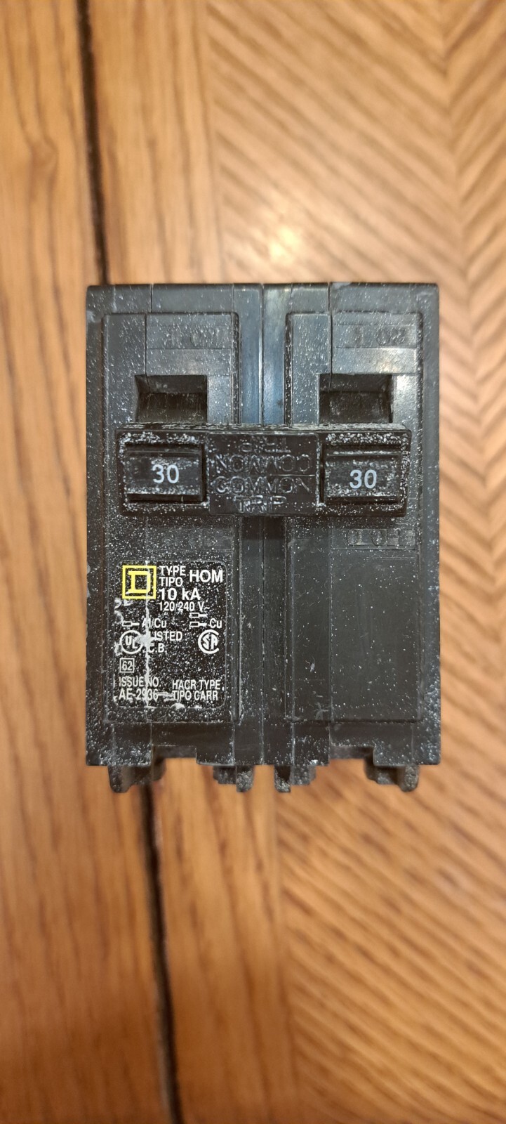 Square D Homeline 30 Amp 2 Pole Circuit Breaker HOM230