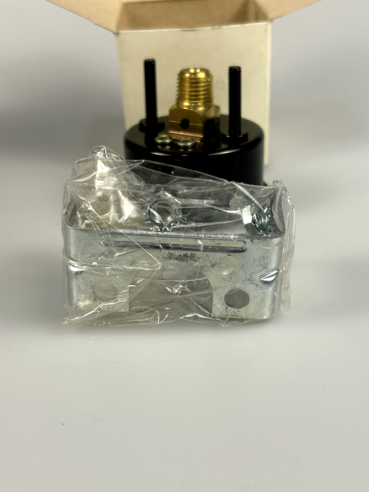 Ashcroft 20W1001TH 02B XUCZQ 160# 2in 1/4″NPT Panel Mount Pressure Gauge