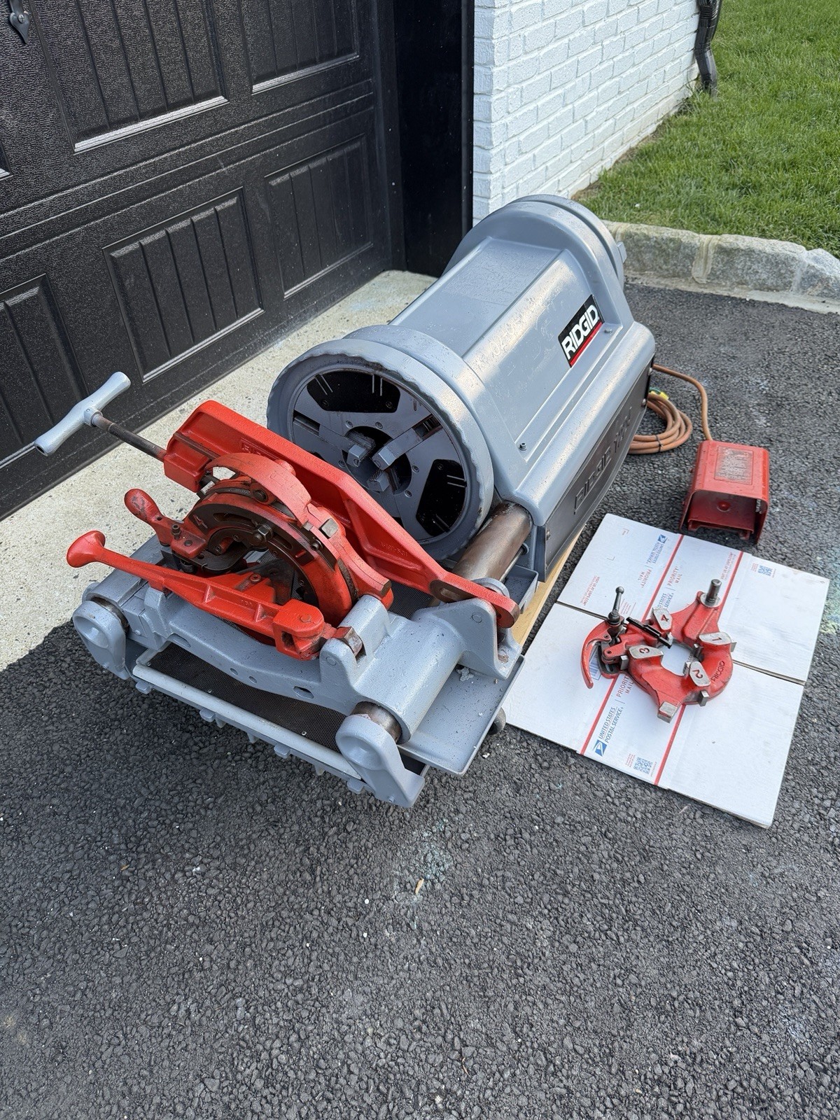 Ridgid 1224 Pipe Threading Machine 1-2 To 4” Pipe Self Oiling Self Opening Great