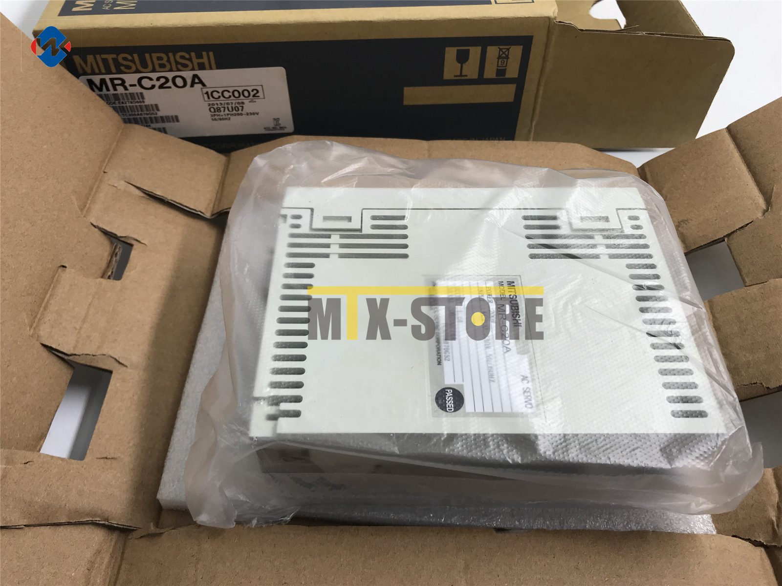 1pcs Brand new Mitsubishi with box MR-C20A MRC20A servo drive