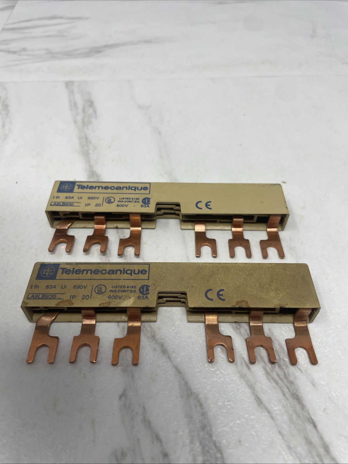 Lot Of Two SCHNEIDER ELECTRIC LA9-LB930 / LA9LB930 (USED)