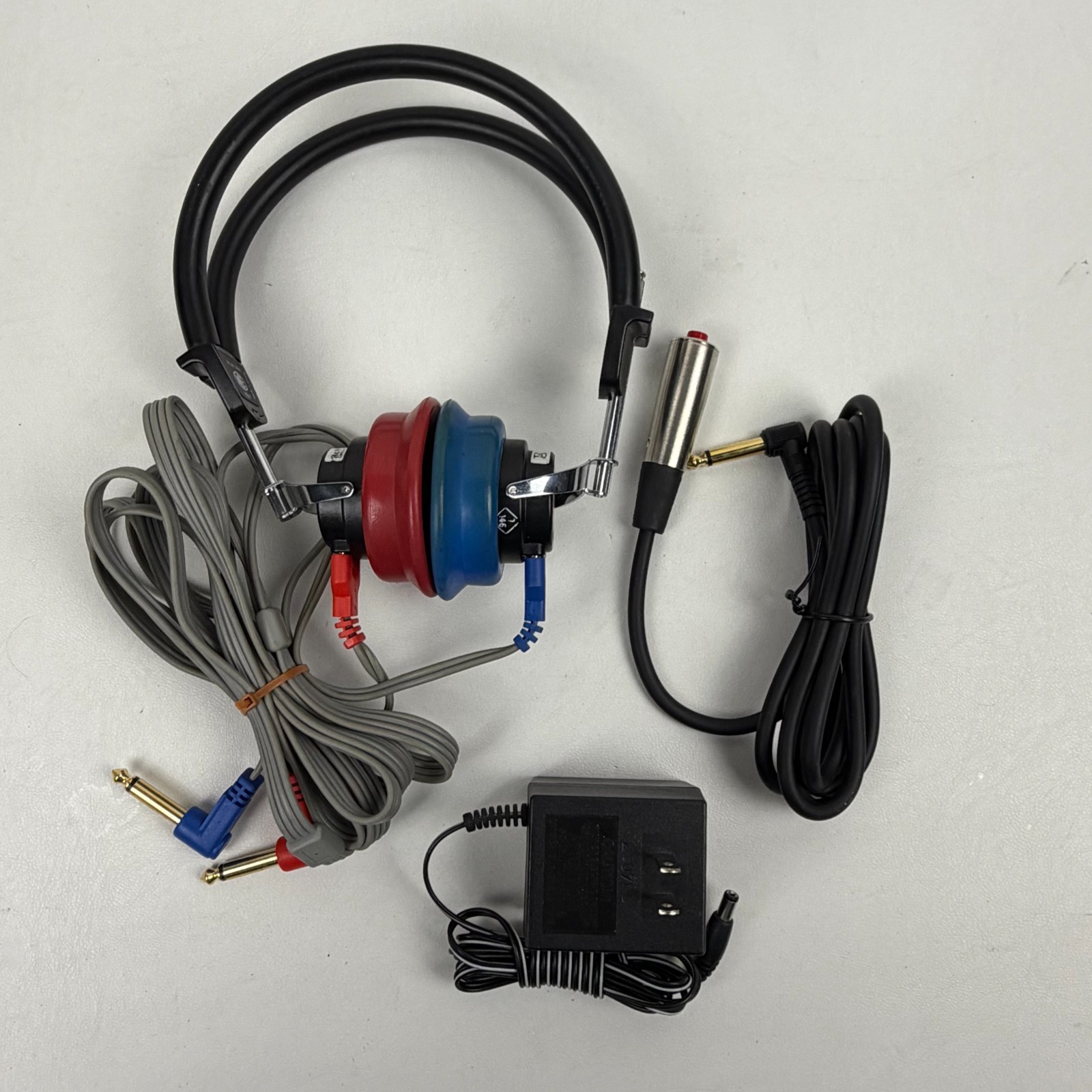 AMBCO 650A Audiometer Hearing Test System w/ Headphones & Response Switch
