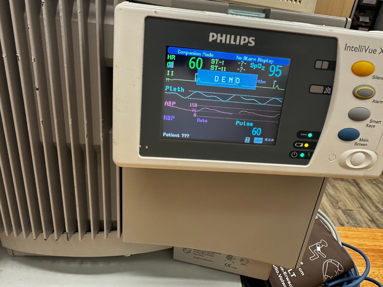 Philips IntelliVue MP70 Monitor w/ G5 Gas & X2 Transport ECG NIBP IBP SpO