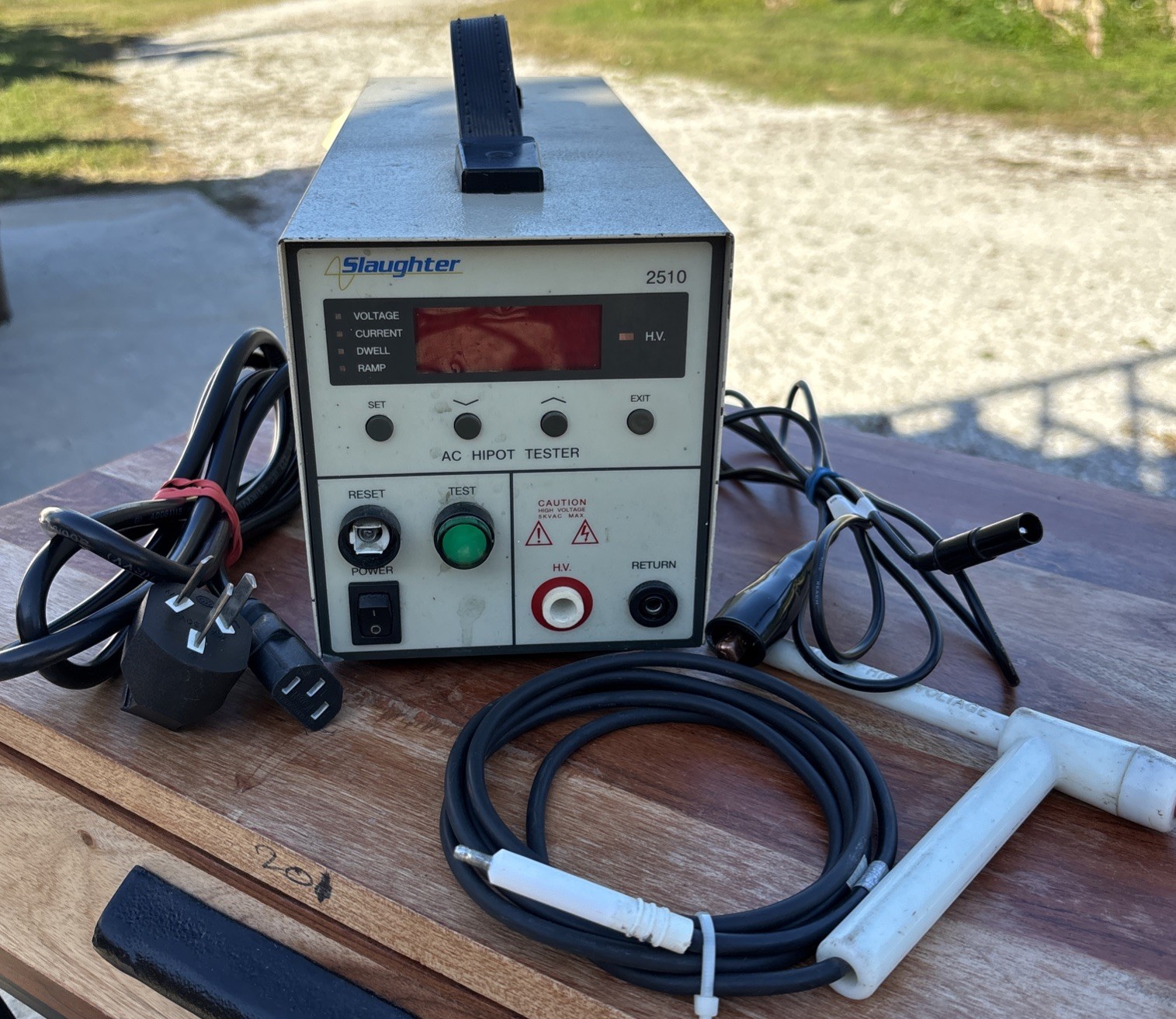 SLAUGHTER 2510 AC HIPOT Bench top Tester2A,115v-230v Not Tested See Discription